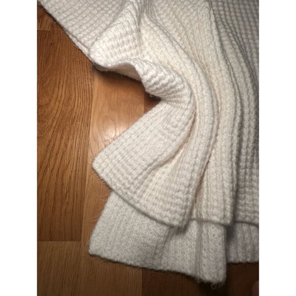 Cupcakes and Cashmere Poncho One Size - Picture 6 of 8